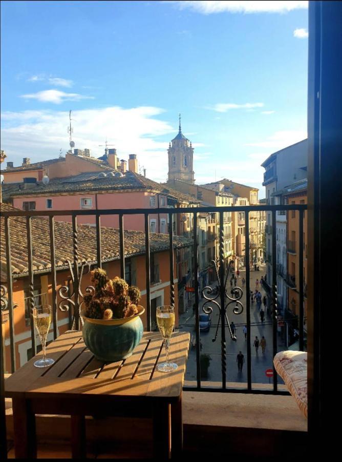 Appartement Loft Acogedor Con Terraza Y Parking En El Centro à Huesca Extérieur photo